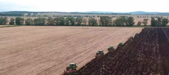 前进在希望的野外上——2018jbo竞博农业子午线轮胎田间演示会圆满举行_新闻动态_jbo竞博（官网）