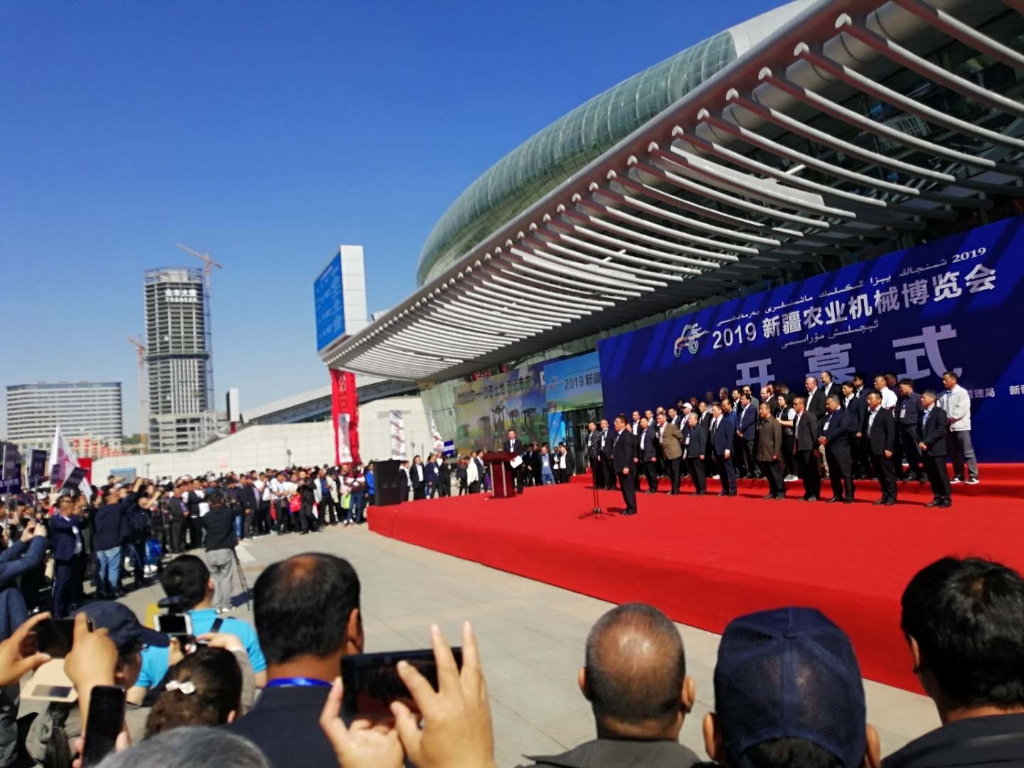 jbo竞博首次加入新疆农机博览会赢得无数点赞